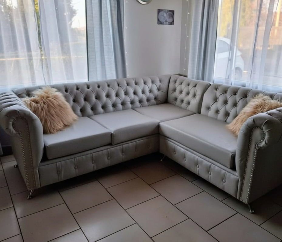 Sillón chesterfield color claro