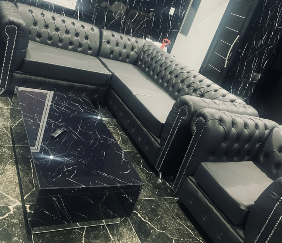 Sillón en sala moderna